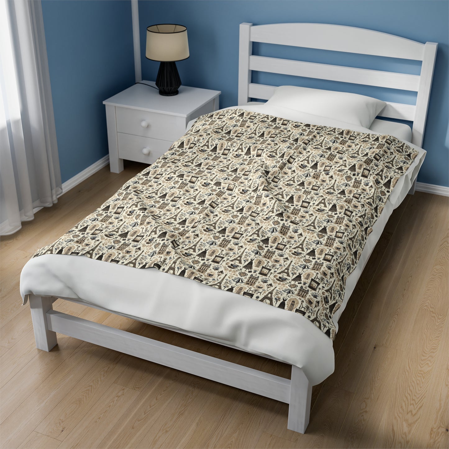 Parisian Elegance: Chic Velveteen Plush Blanket