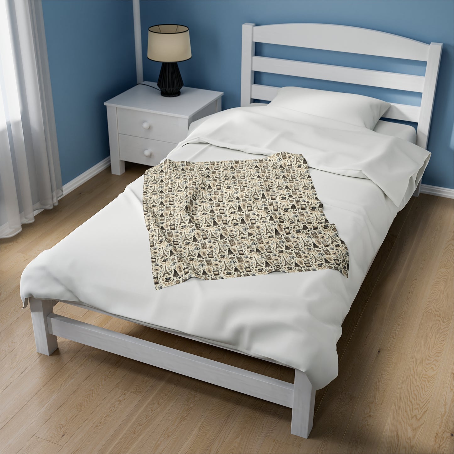 Parisian Elegance: Chic Velveteen Plush Blanket