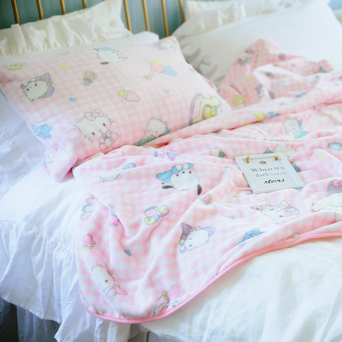 Japanese Anime Flannel Blanket Warm Winter Blanket Bedspread Cover on the Bed Pillowcase Nap Blanket Machine Washable Pink Girl