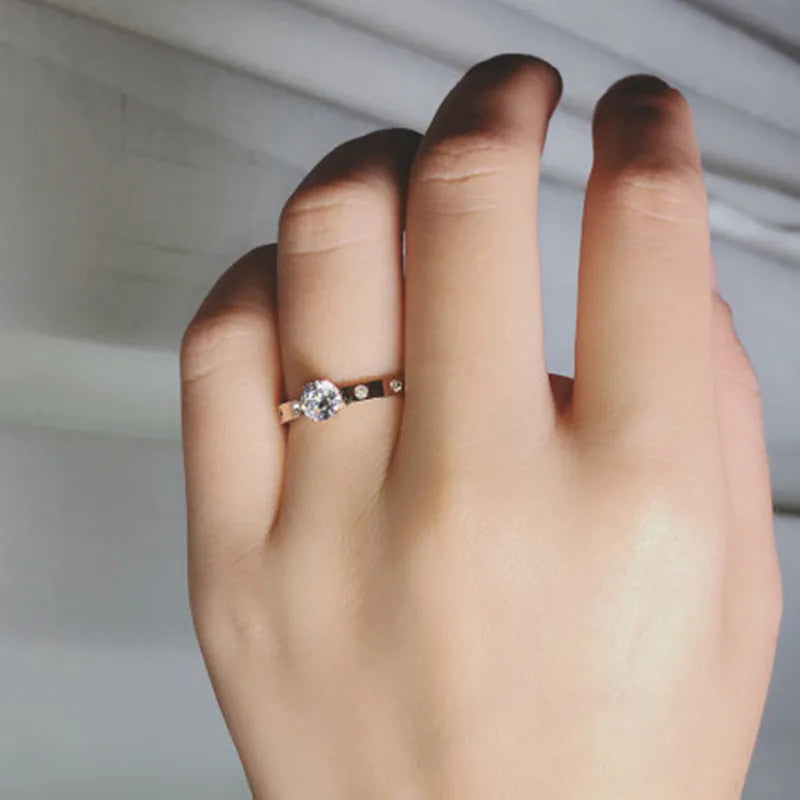 Love Jewelry Titanuim Steel Rose Gold Color Ring Crystal Ring For Women Couple Finger Rings Wedding Size5-9 R008
