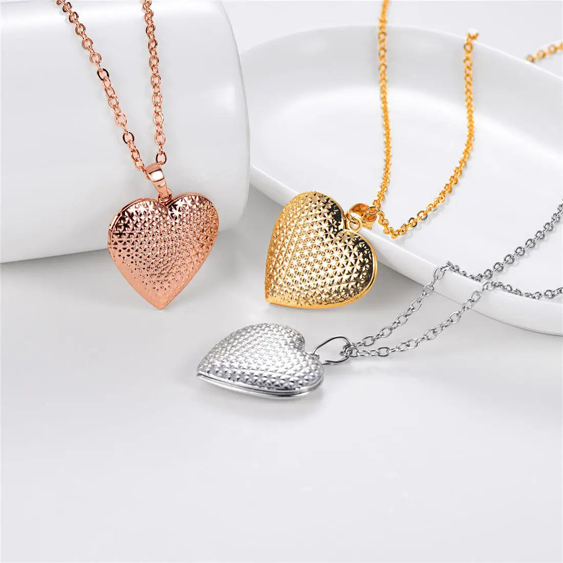 U7 Openable Heart Locket Necklace Photo Frame Memory Romantic Love Embossed Rose Flower Pendant for Women Best Mother's Day Gift