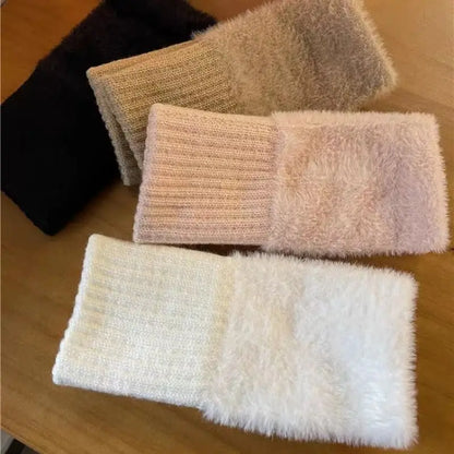 Mink Fleece Soft Winter Half Finger Gloves Women Warm Luxury Solid White Plush Knitted Fingerless Gloves Fluffy Work Gloves